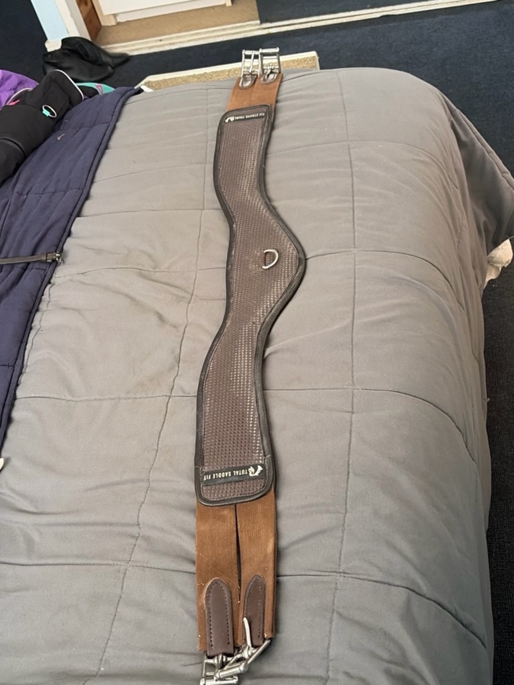 Horse Tack: Total Saddle Fit Girth - Brown